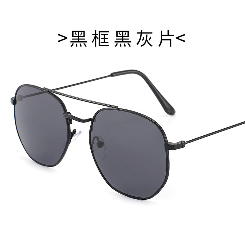 Ladies sunglasses with oval frame and protective gradient lens Kalsten