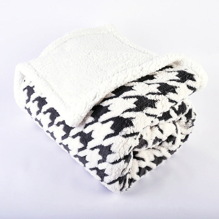 Ladies cuddle blanket with unique houndstooth pattern Kalsten