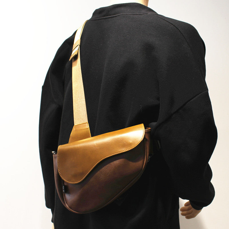 Elegant shoulder bag with innovative closure Kalsten