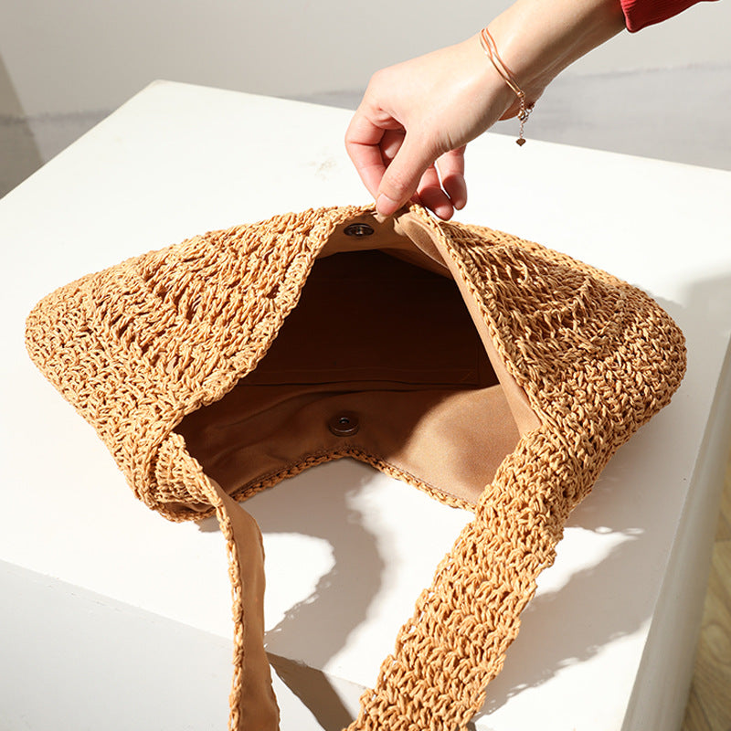Crocheted Beach Bag in Artistic Spiral Design Kalsten