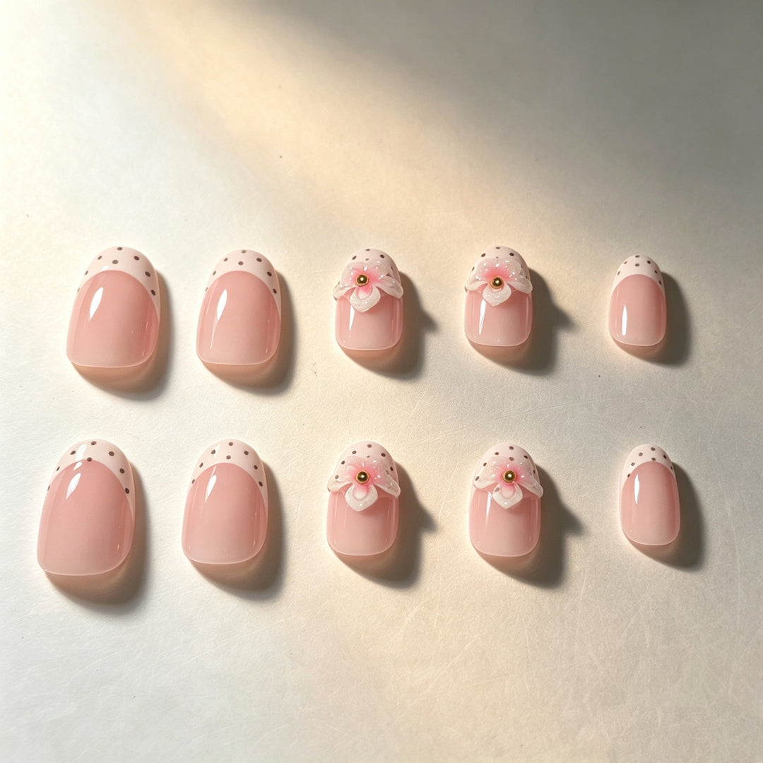 Floral Detailing Press-On Nail Art Kalsten