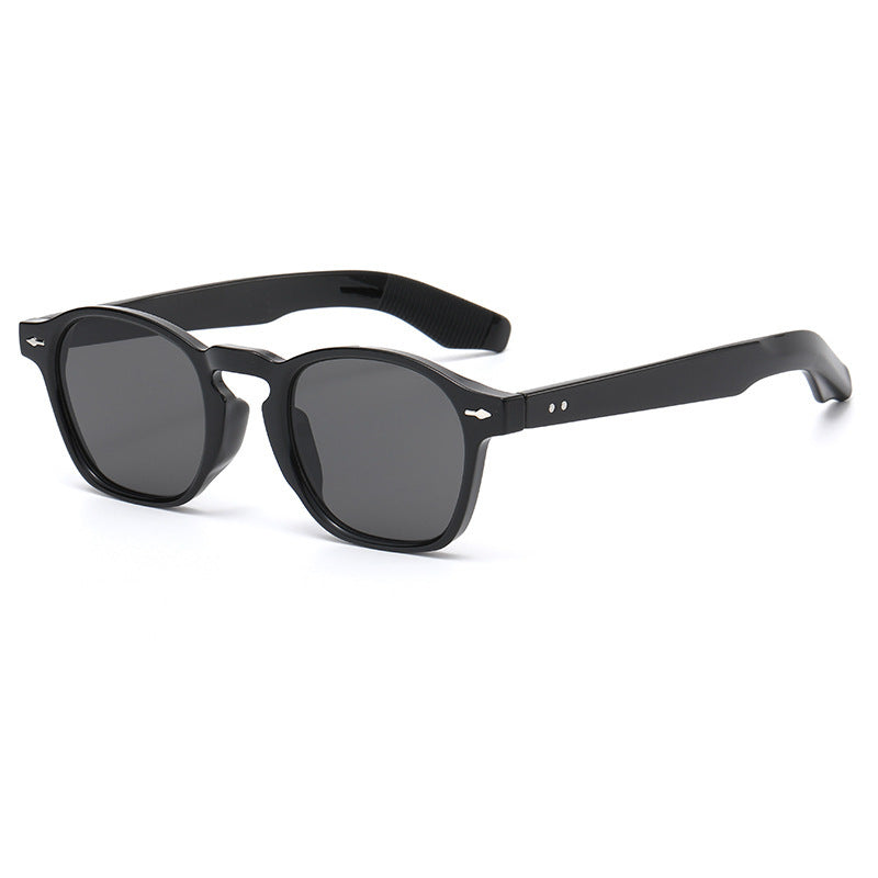 Women rebellious retro-inspired sunglasses Kalsten