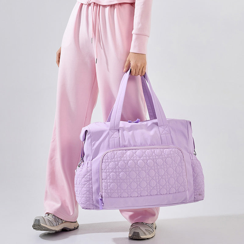Sporty travel bag with innovative compartment design Kalsten