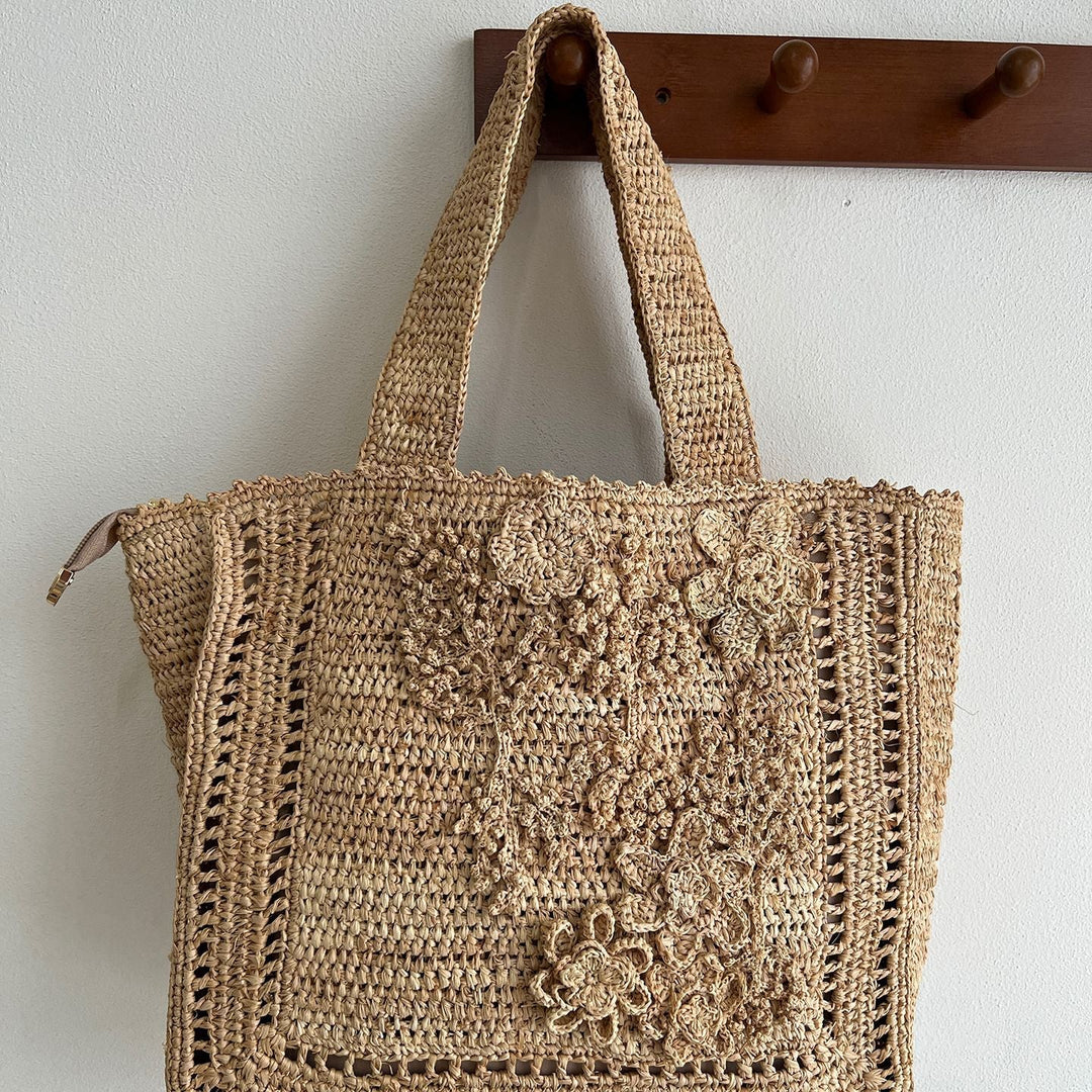 Handmade straw bag with floral details Kalsten