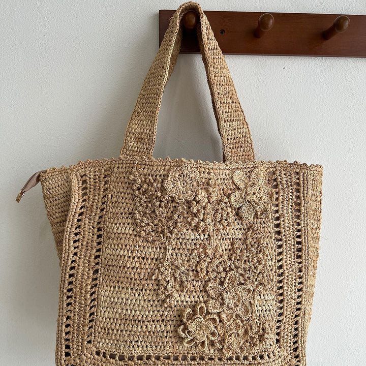 Handmade straw bag with floral details Kalsten