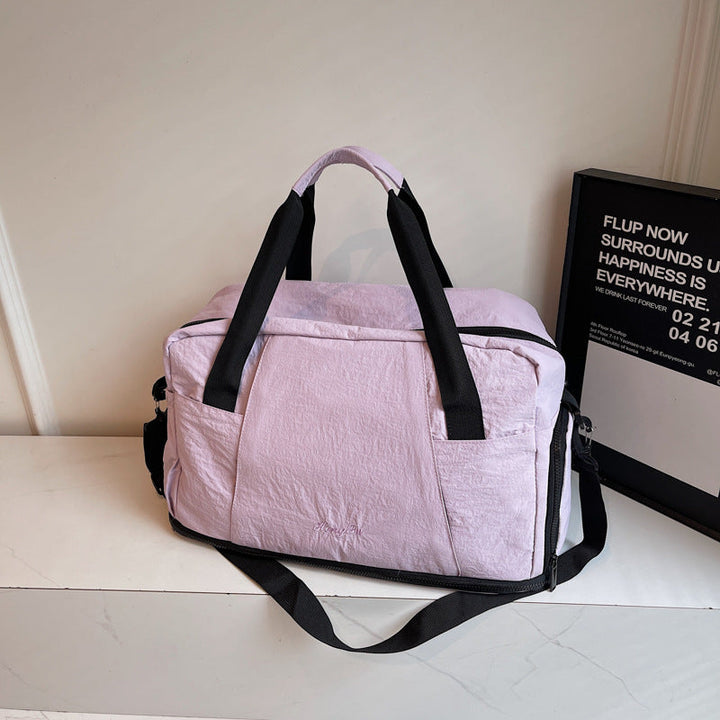 Sporty travel bag with innovative storage Kalsten