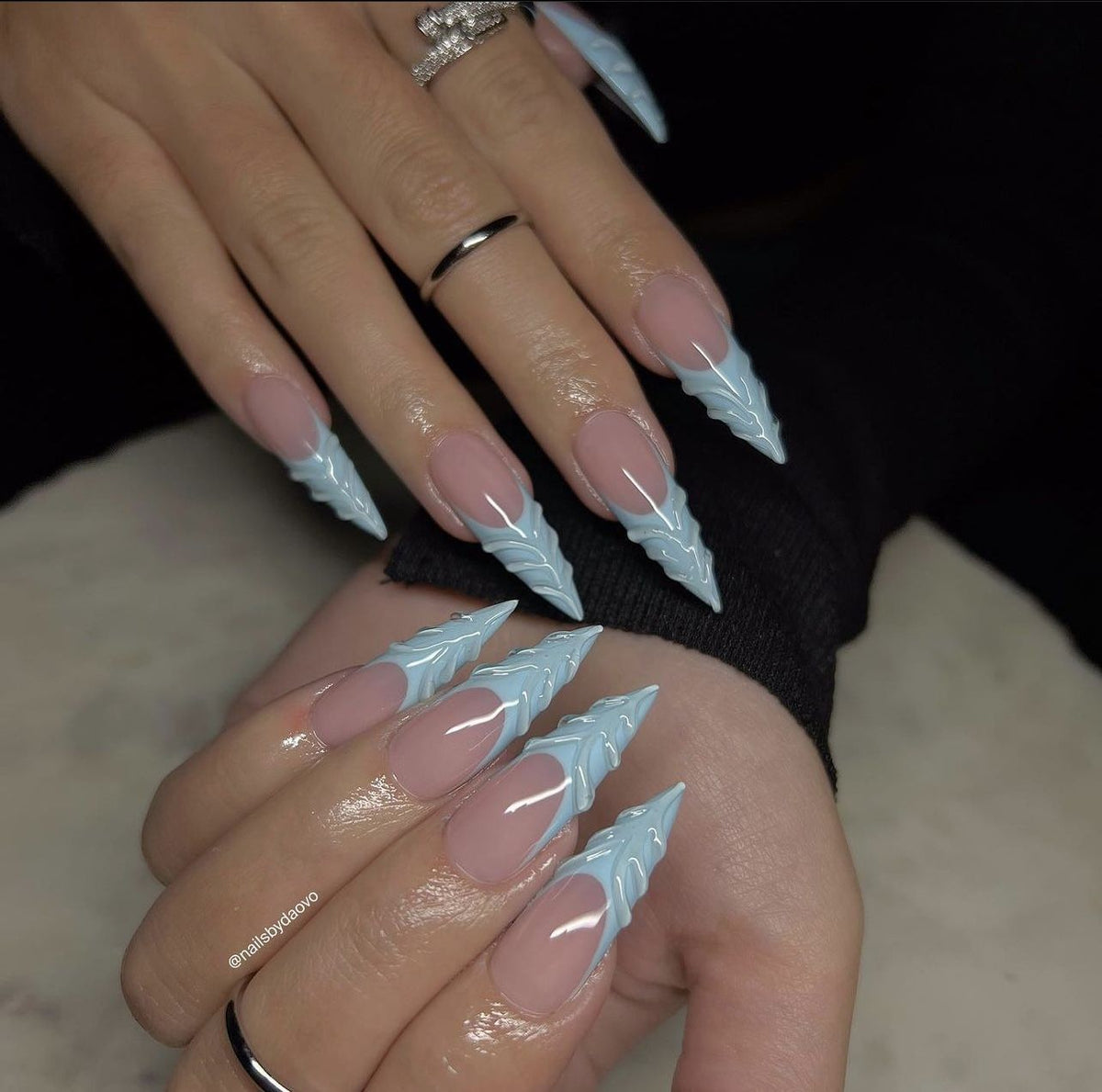 Artistic Leaf Design Press-On Nails Acalora