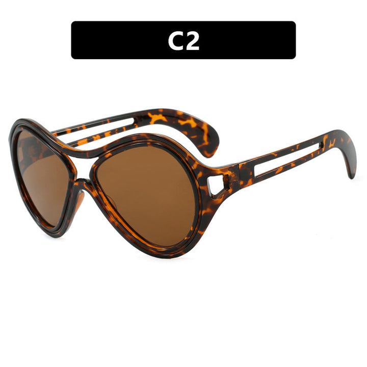 Women's vintage-inspired sunglasses with distinctive frame and UV protection Kalsten