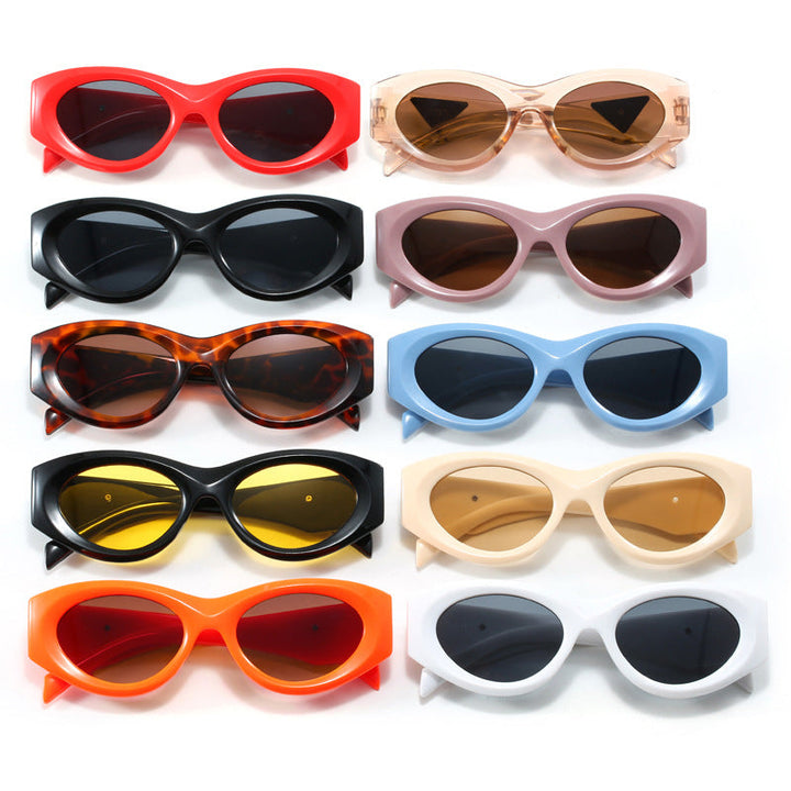 Women Retro-inspired Sunglasses with distinctive accents Kalsten