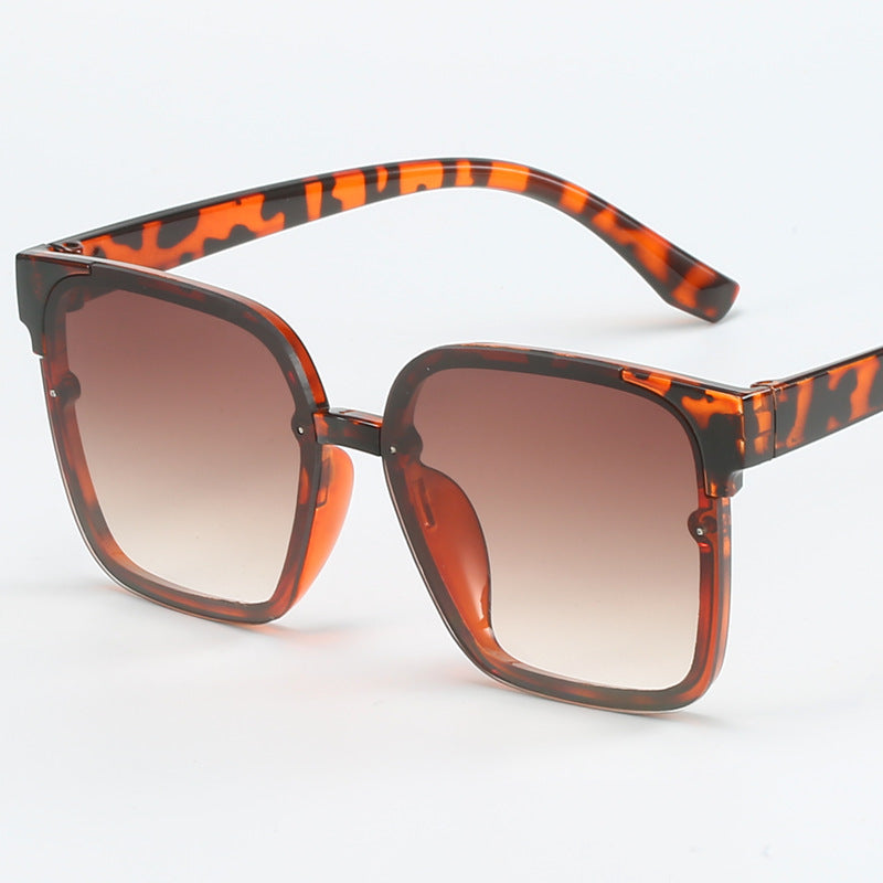 Women modern square sunglasses with UV protection and sturdy frame Kalsten