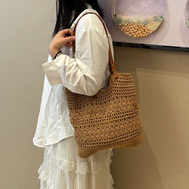Hand-knotted shopper bag with integrated leather handle Kalsten
