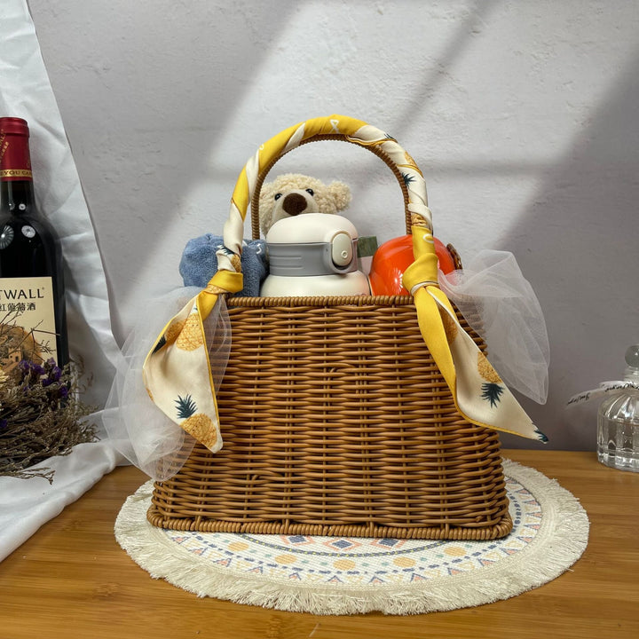 Women's stylish rattan container with pearl handle Kalsten