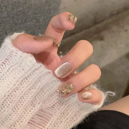 Acrylic nail set with glamorous gold details Acalora