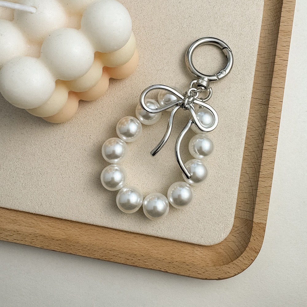 Charming Bow and Bead Keychain Kalsten
