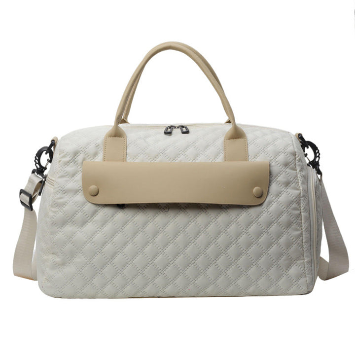 Sporty travel bag with ergonomic carrying system and water-repellent material Kalsten