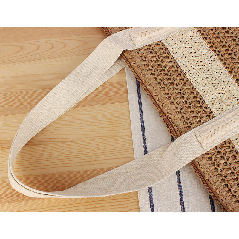 Braided beach bag with sturdy carrying handles Kalsten