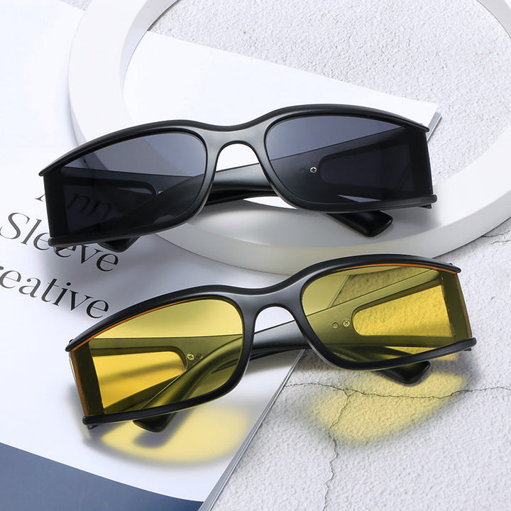 Women's sports sunglasses with particularly ergonomic design and side glare protection Kalsten
