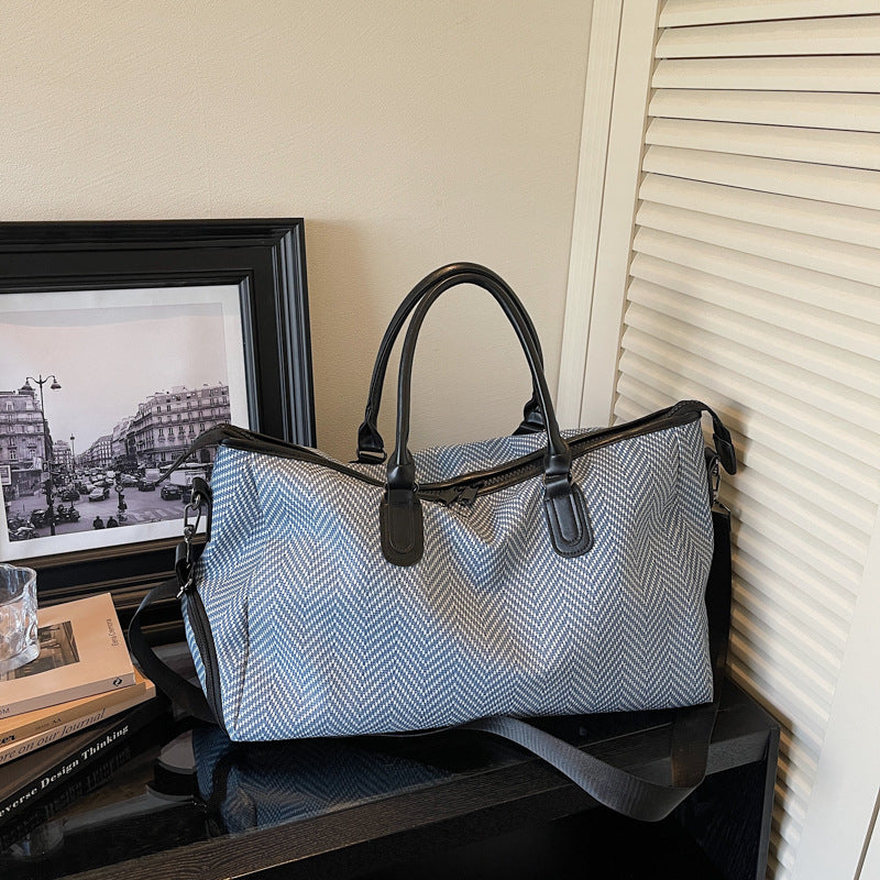 Elegant Travel Bag with Innovative Compartment Design Kalsten