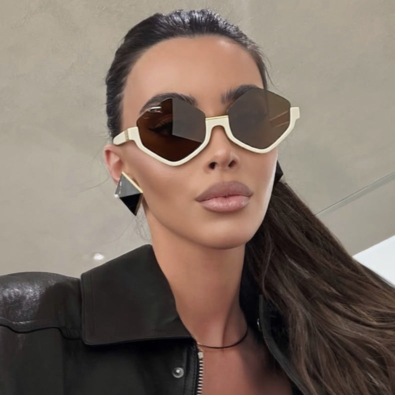 Women's fashionable sunglasses with trendy hexagonal frame and protective lenses Kalsten
