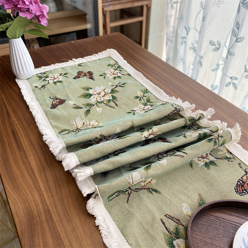 Elegant Floral Pattern Table Runner