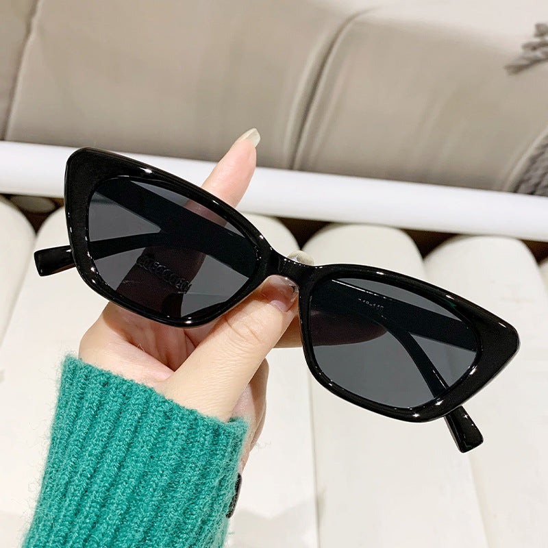 Women Cat-Eye Sunglasses with high-quality, geometric frame Kalsten
