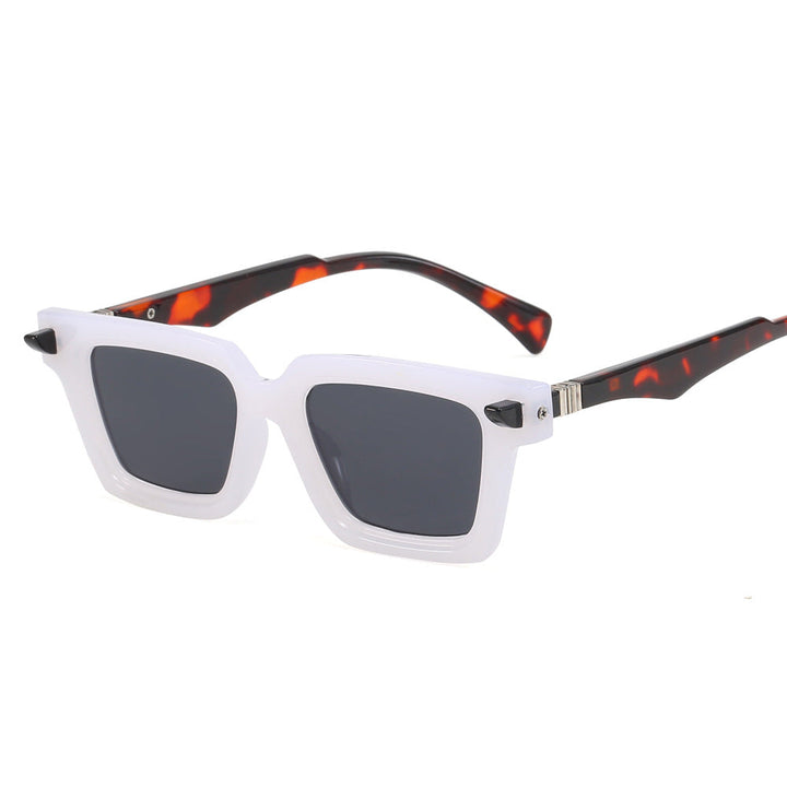 Women Vintage-inspired Sunglasses with Distinctive Frame Kalsten