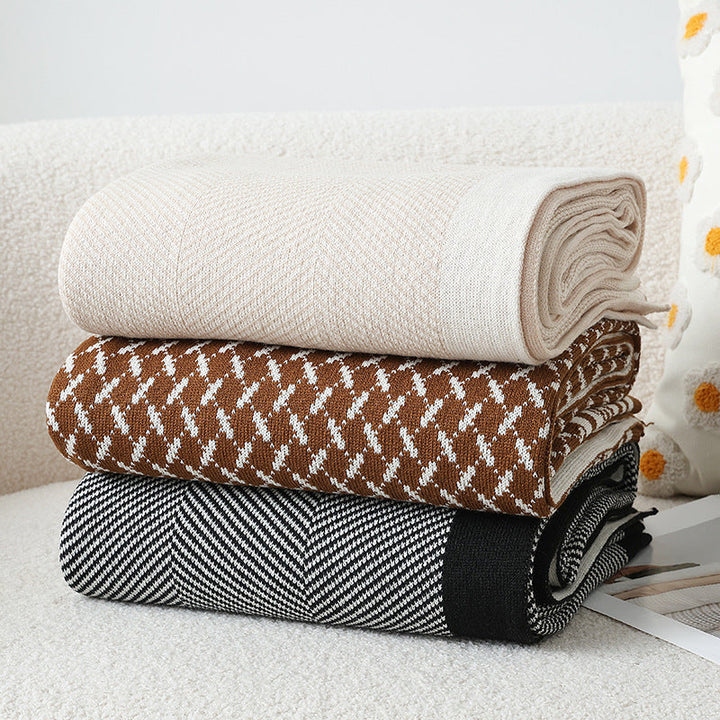 Women's Elegant Snuggle Blanket made of Soft Knit with Geometric Pattern Kalsten