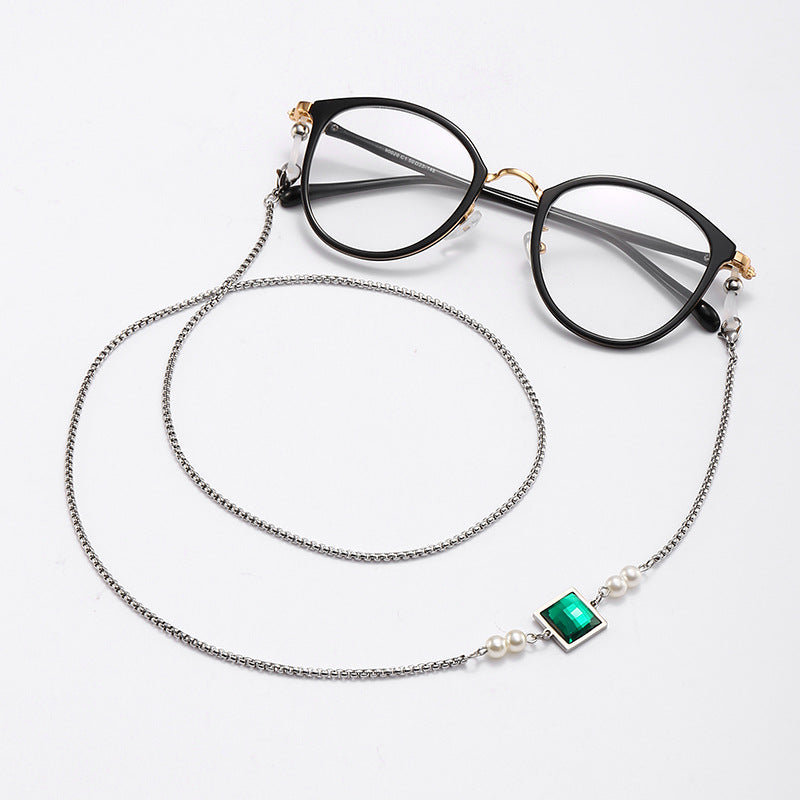 Fashionable Eyewear Chain Kalsten