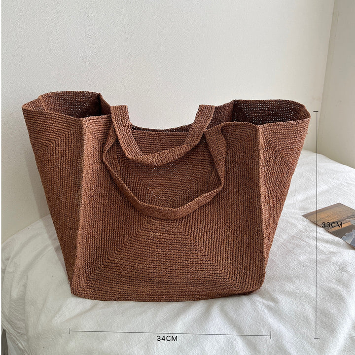 Handcrafted straw bag with stylish design Kalsten