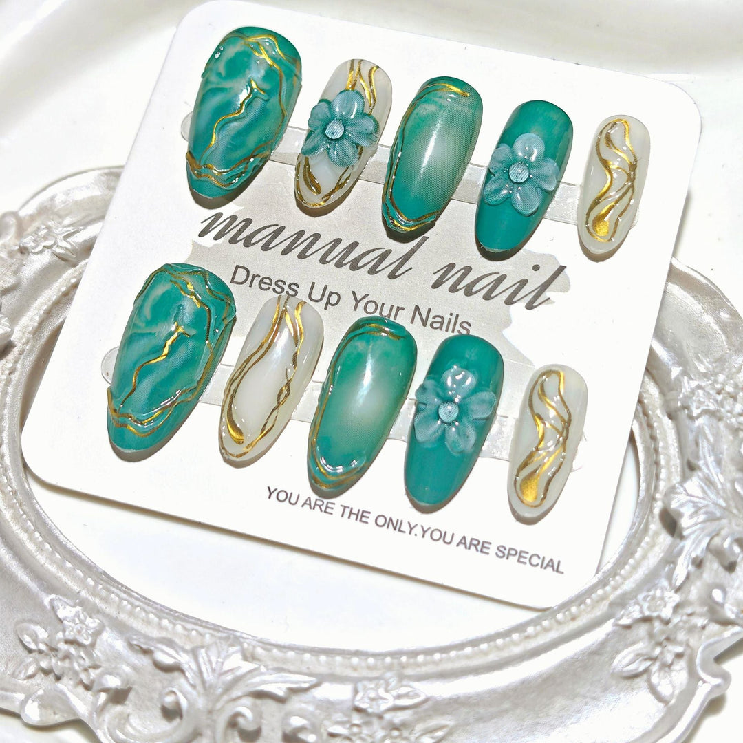 Decorative Floral Press-On Nail Art Set Kalsten