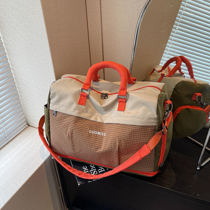 Sporty Travel Bag with Reinforced Shoulder Strap Kalsten