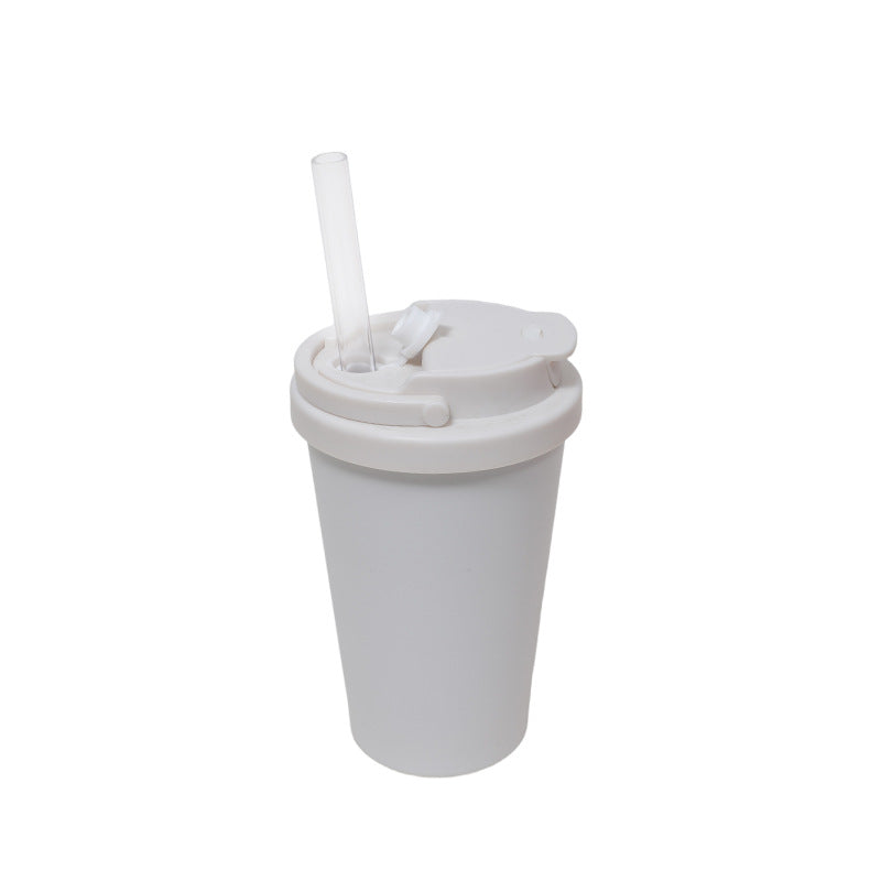 Ladies silicone drinking cup with secure closure system Kalsten