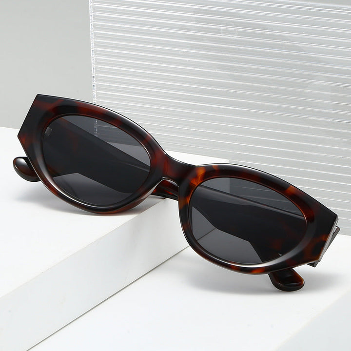 Women Cat-Eye Sunglasses with modern, transparent frame and UV protection Kalsten