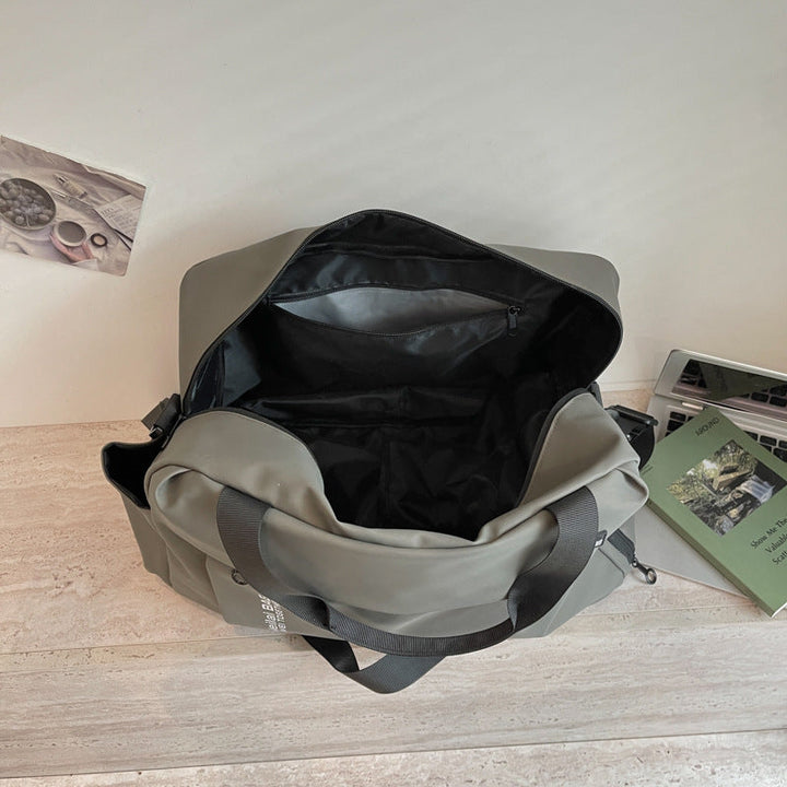 Travel and Sports Bag with Water-Repellent Material and Many Compartments Kalsten