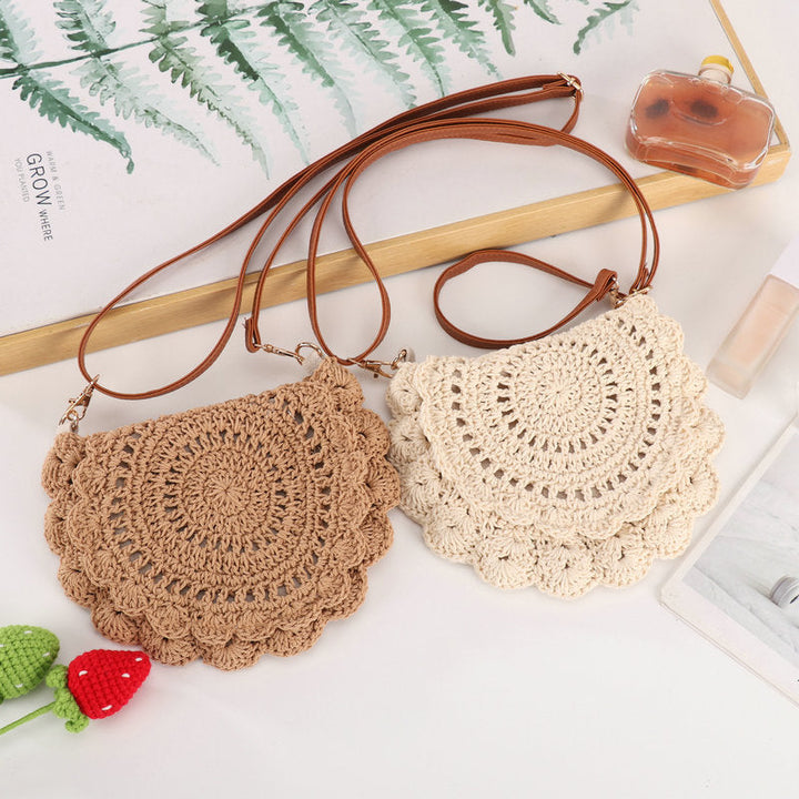 Crochet bag with playful structure design Kalsten