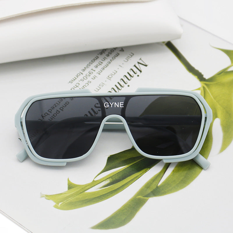 Women's sporty sunglasses with modern design Kalsten