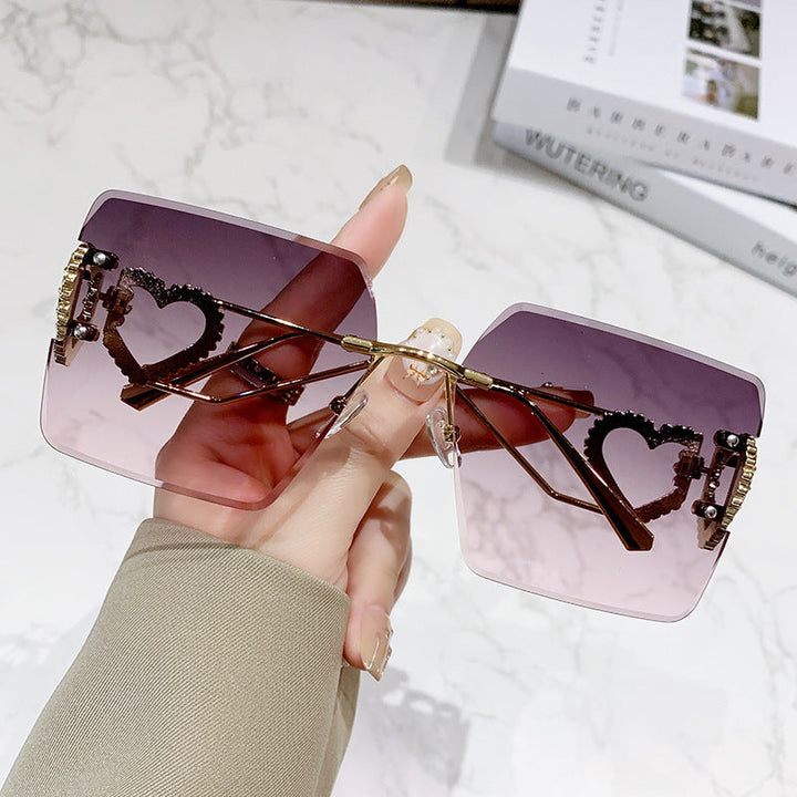 Women's fashionable sunglasses with trendy heart design Kalsten
