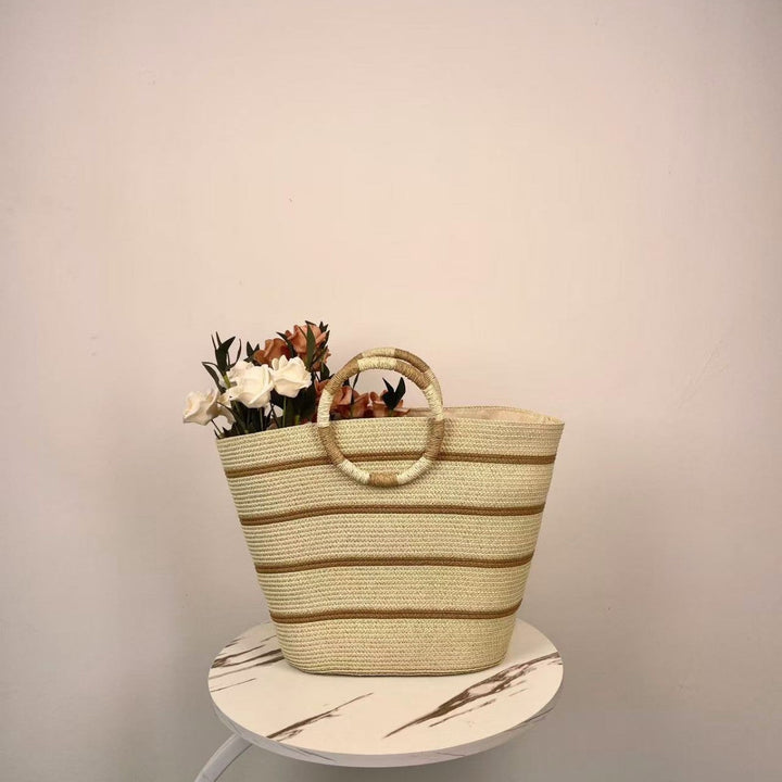 Elegant and Spacious Beach Bag Kalsten