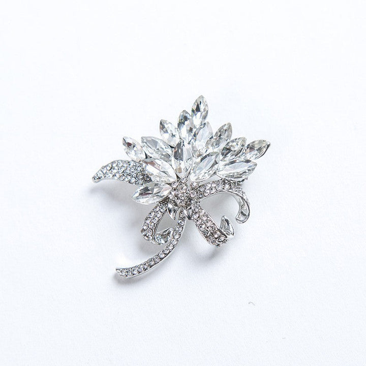 Sparkling brooch with floral design Kalsten