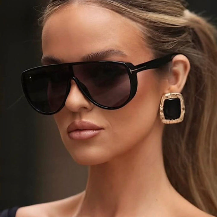 Women's elegant oversized sunglasses with striking design and UV protection Kalsten
