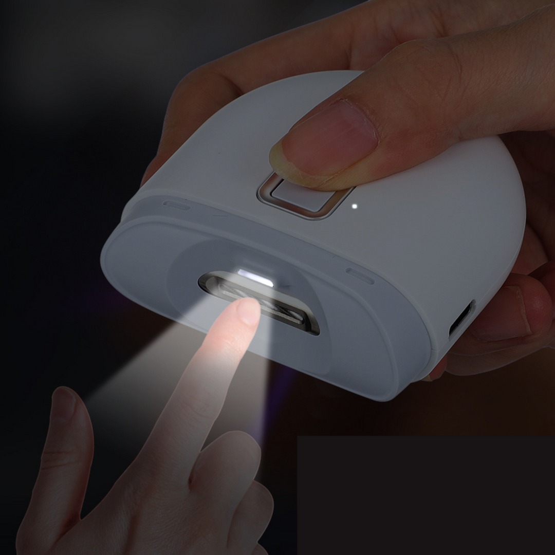 Kalsten | Convenient nail trimming with a built-in flashlight
