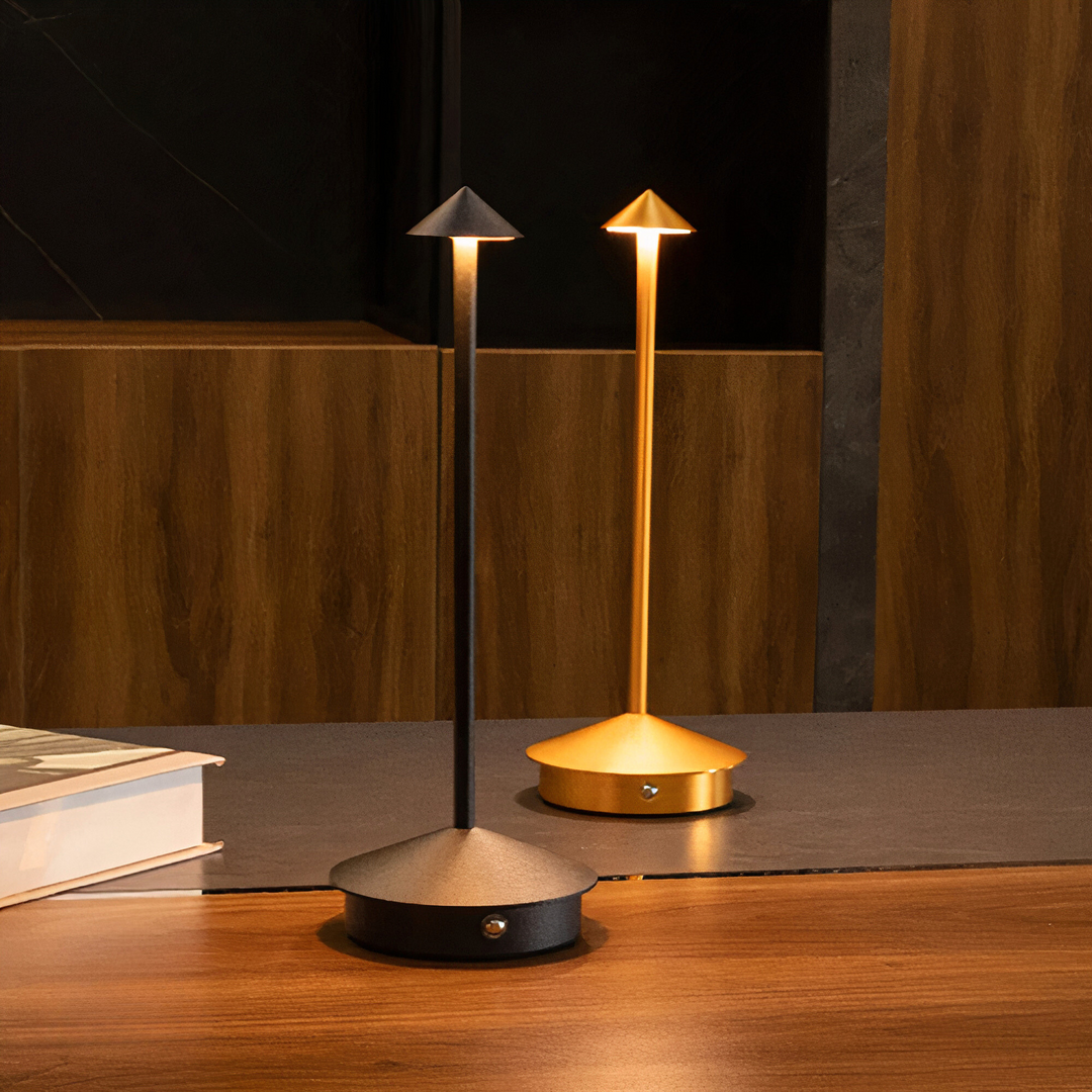 Chic GlowLite Desk Lamp - Illuminate your workspace Kalsten