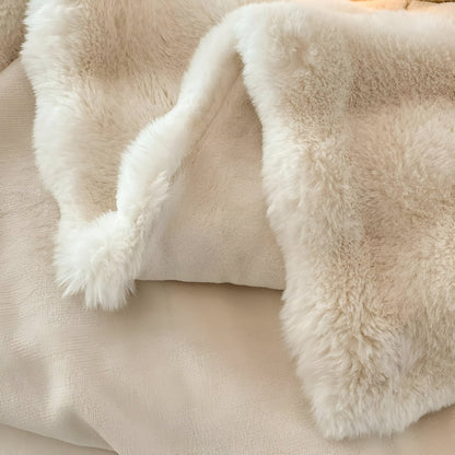 BowLift | Fluffy Faux Fur Travel Blanket – Soft and Washable Fleece Blanket