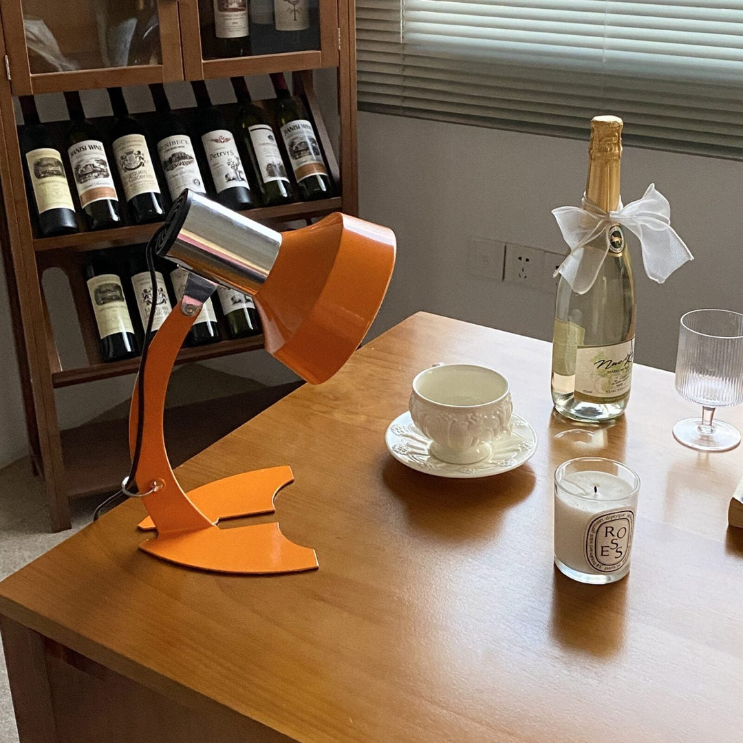 Orange Daffy Table Lamp | Kalsten