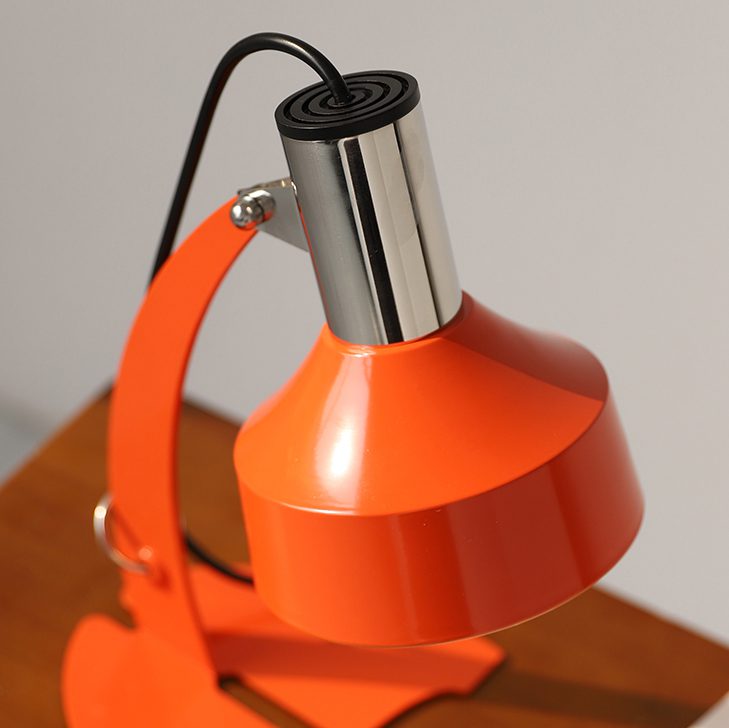 Orange Daffy Table Lamp | Kalsten