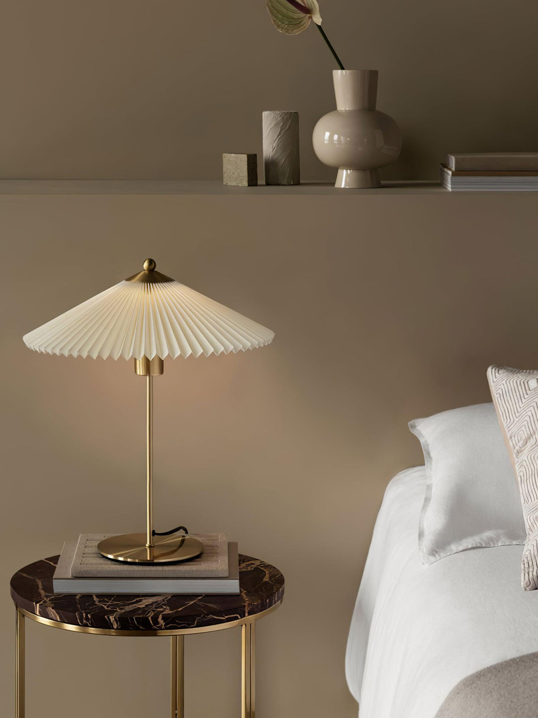 Perla Pleated Table Lamp | Kalsten