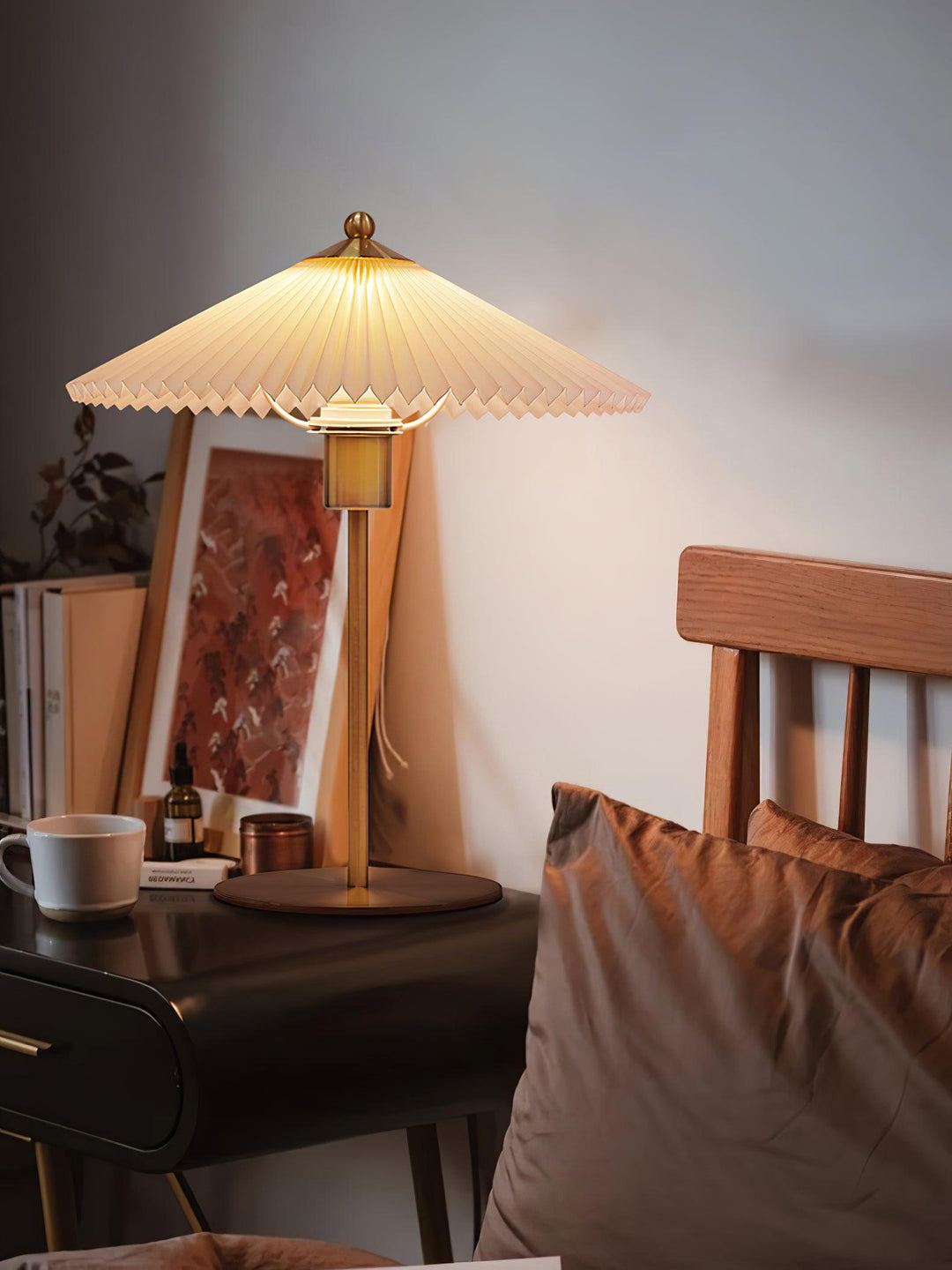 Perla Pleated Table Lamp | Kalsten