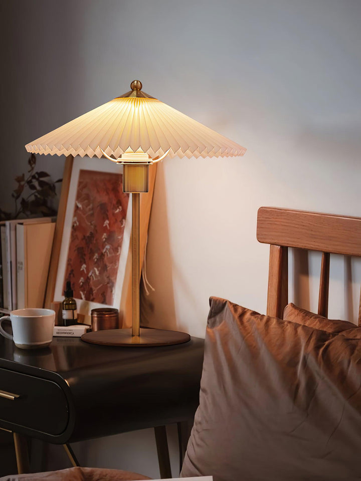 Perla Pleated Table Lamp | Kalsten