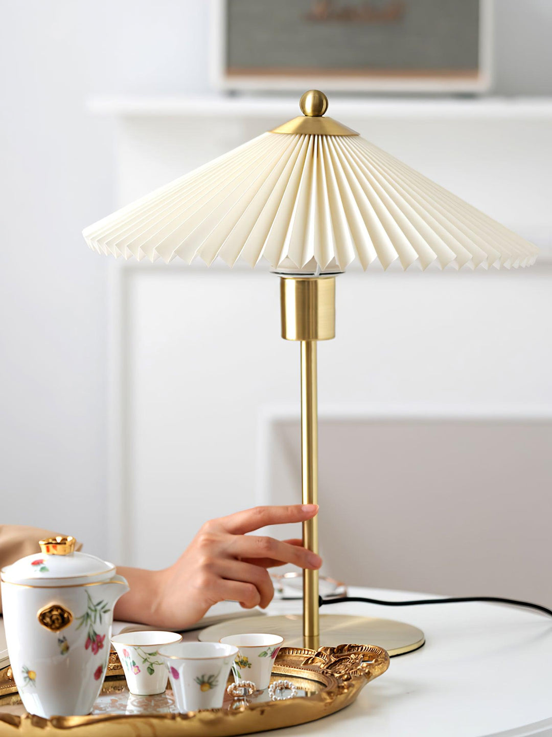 Perla Pleated Table Lamp | Kalsten