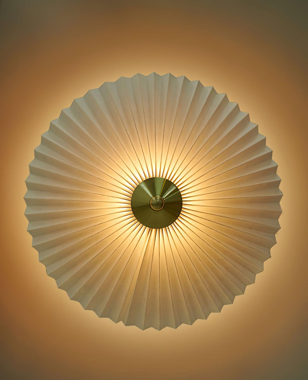 Perla Pleated Table Lamp | Kalsten